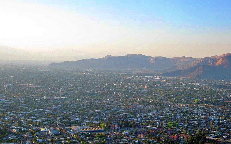Vista a la comuna de Recoleta, desde Cerro San Cristóbal, Santiago de Chile