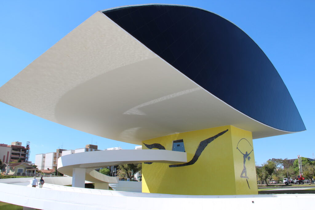 Museu do Olho - Oscar Niemeyer - Curitiba Brasil Passeios Curitiba