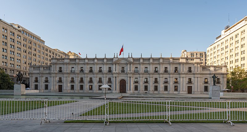 Comúnmente conocido como La Moneda, es la sede del presidente de la República de Chile ubicado en la ciudad capital de Santiago.